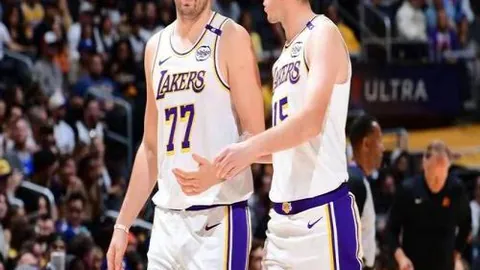 “NBA焦点对决：鹈鹕挑战国王，谁将登顶胜利之巅？”